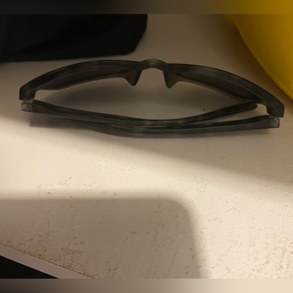 Sun Glasses - Picture 2 of 2